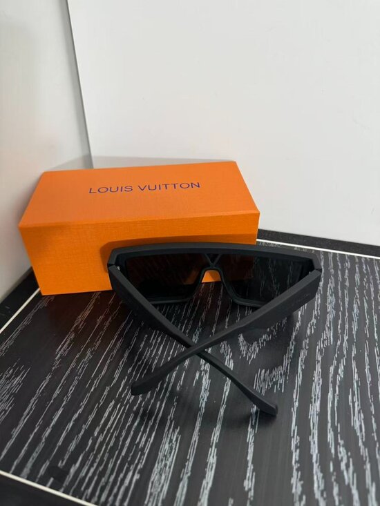 Timeless Logo, Timeless Shade